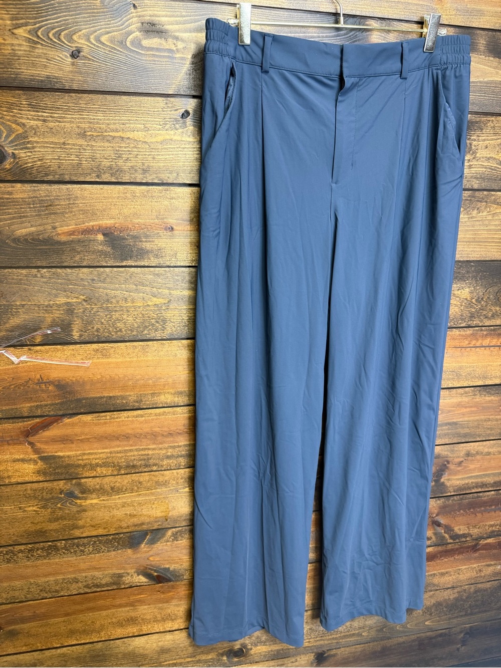 Old Navy women’s Wide-Leg Active sleek tech go dry dress Pants in Blue Size L